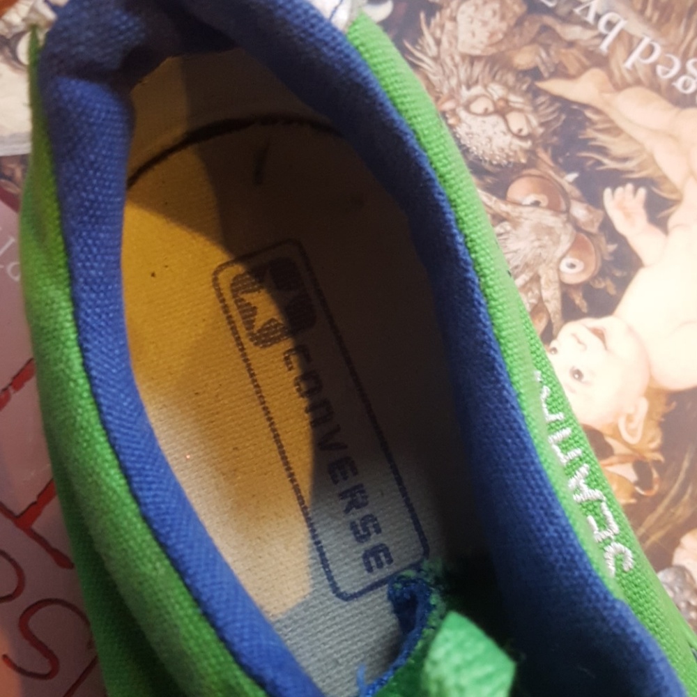 RARE Official seahawks converse - Picture 2 of 5